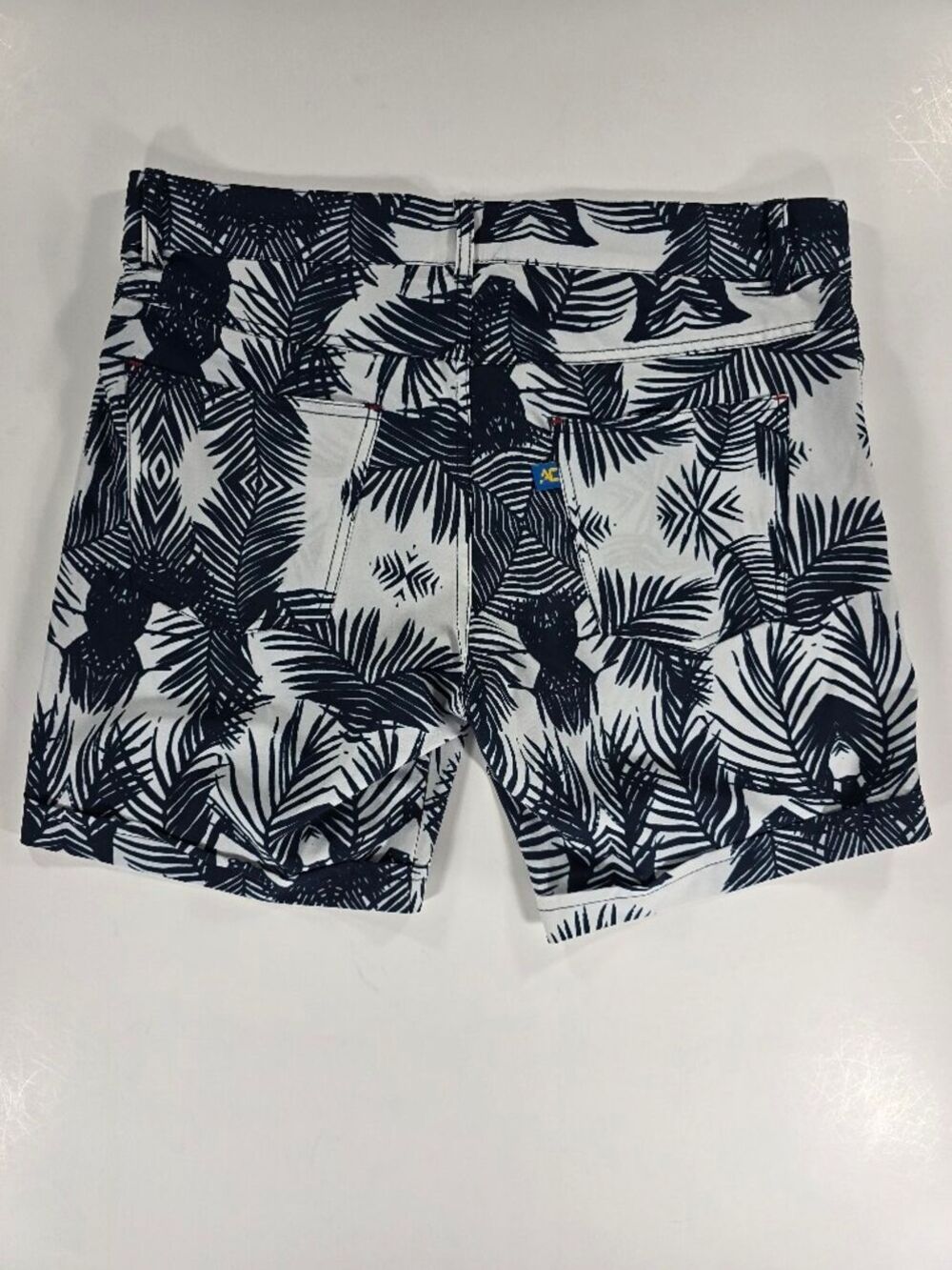 Andrew Christian California Collection Blue White Tropical Leaf Shorts Mens 32 - Picture 4 of 9
